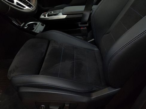 Certified 2025 BMW X1 M35i w/ Premium Package image 13