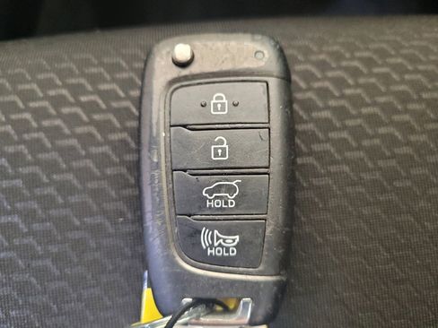 Used 2019 Hyundai Elantra GT FWD image 32