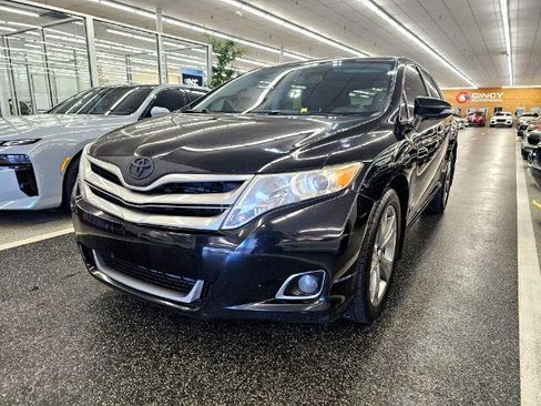 Used 2015 Toyota Venza Limited image 2