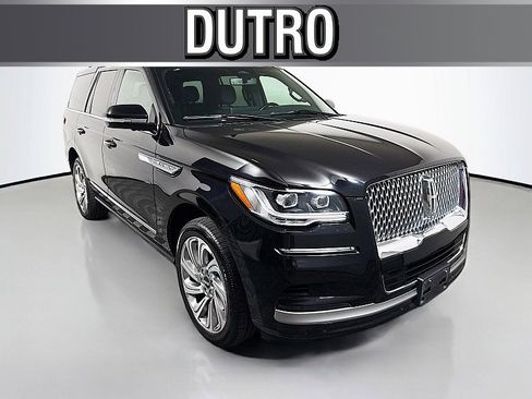 Used 2024 Lincoln Navigator Premiere image 1