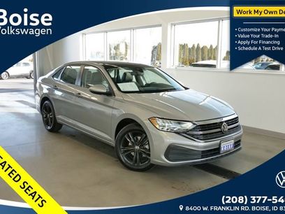 Used 2023 Volkswagen Jetta SE w/ Panoramic Sunroof Package