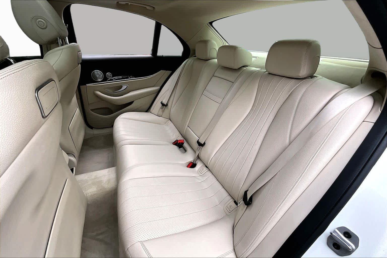 Used 2019 Mercedes-Benz E 300 4MATIC image 19