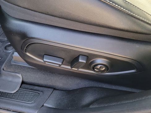 Used 2024 Jeep Grand Cherokee L Laredo RWD image 23