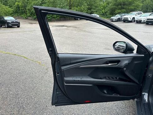 Used 2025 Toyota Camry SE w/ Convenience Package AWD/4WD image 25