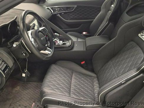 Used 2019 Jaguar F-TYPE SVR image 5
