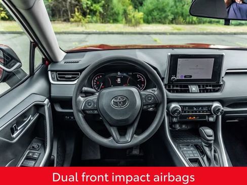 Used 2025 Toyota RAV4 XLE AWD/4WD image 31