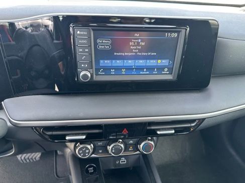 Used 2025 Nissan Kicks S FWD image 18