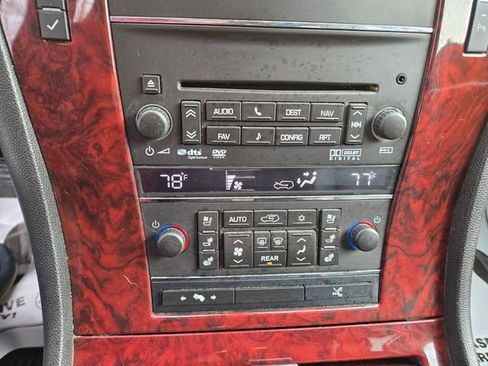 Used 2013 Cadillac Escalade Premium image 34