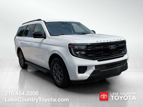 Used 2025 Ford Expedition Active AWD/4WD image 7