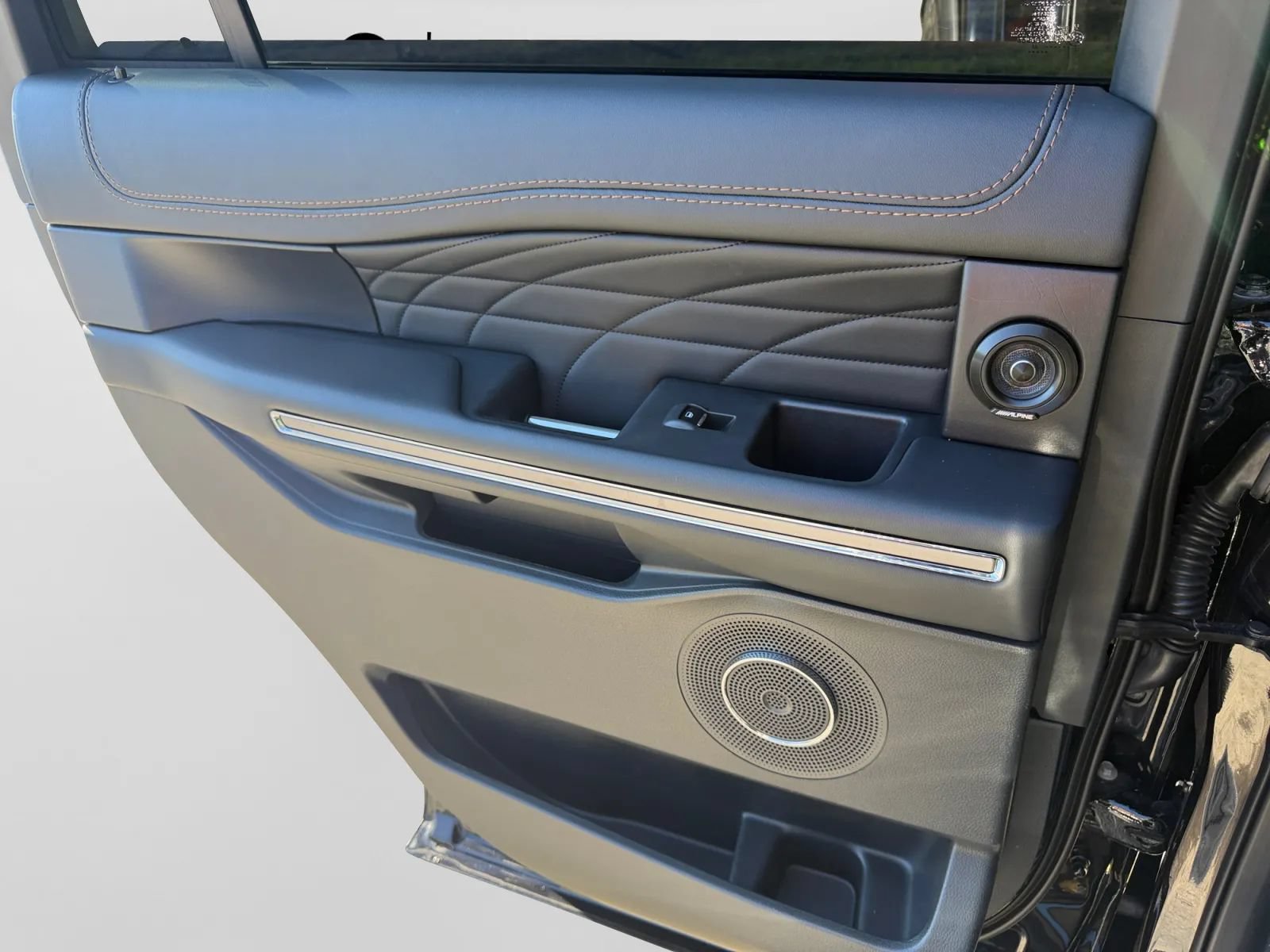 Used 2023 Ford Expedition Platinum AWD/4WD image 24