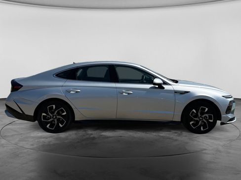 Used 2025 Hyundai Sonata SEL FWD image 10