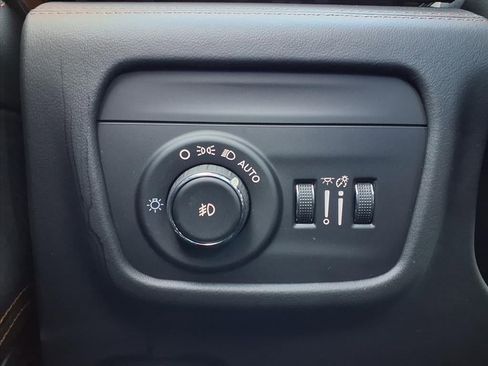 Certified 2025 Jeep Grand Cherokee Summit image 20