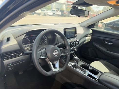 Used 2024 Nissan Sentra SV FWD image 9