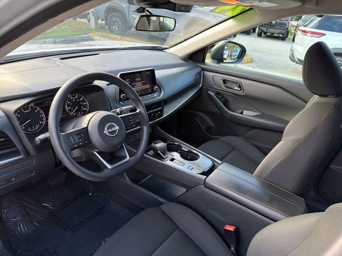 Used 2024 Nissan Rogue S FWD image 12
