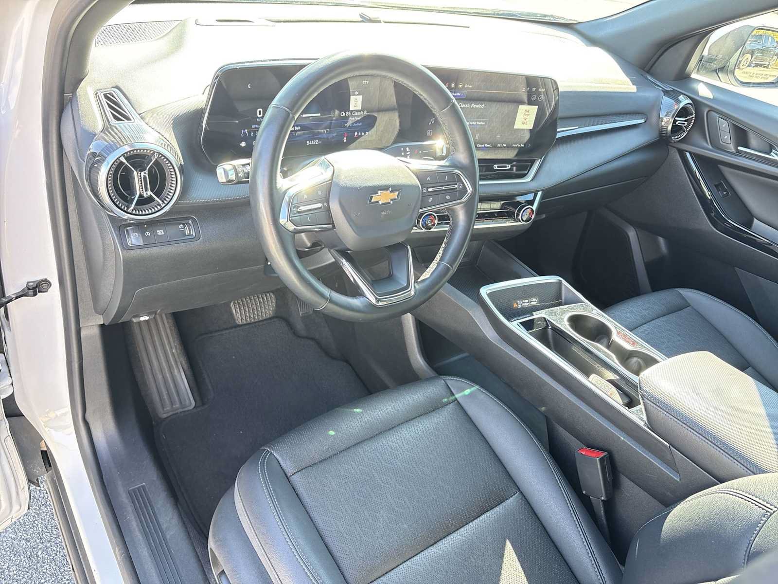 Used 2025 Chevrolet Equinox LT w/ Convenience Package II FWD image 10