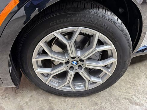 Certified 2025 BMW X7 xDrive40i w/ Premium Package image 31