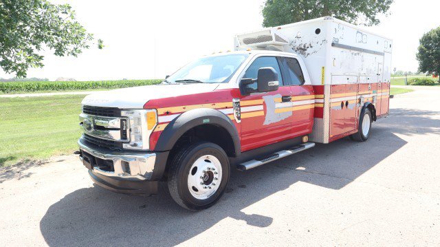 Used 2017 Ford F550 4x4 SuperCab Super Duty image 2