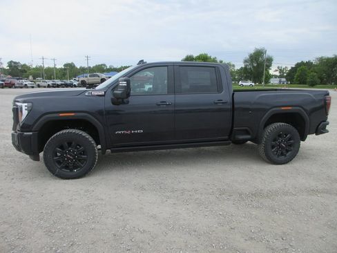 New 2026 GMC Sierra 2500 AT4 w/ AT4 Premium Plus Package AWD/4WD image 10