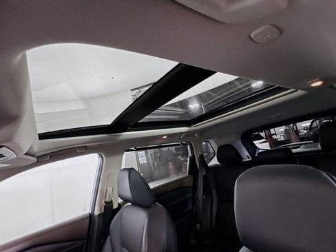 Used 2023 Nissan Rogue SV w/ SV Premium Package image 23