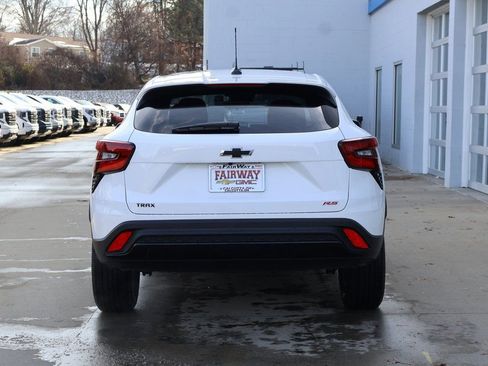 New 2026 Chevrolet Trax RS w/ Sunroof Package image 9