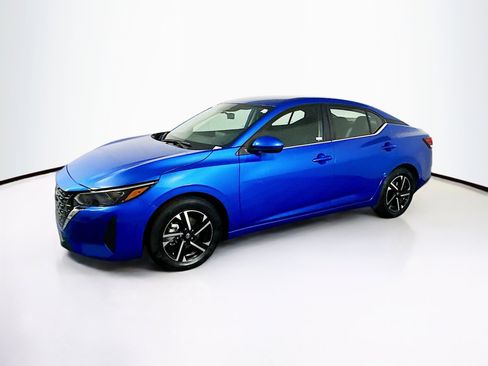Used 2025 Nissan Sentra SV FWD image 4