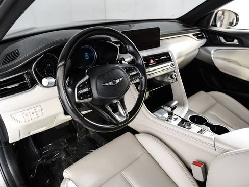 Used 2024 Genesis G70 2.5T RWD image 3