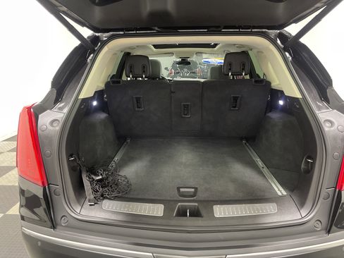 Used 2018 Cadillac XT5 Premium Luxury FWD image 18