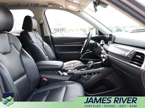 Used 2023 Kia Telluride S AWD/4WD image 8