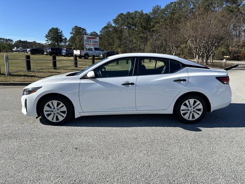 Used 2025 Nissan Sentra S image 8