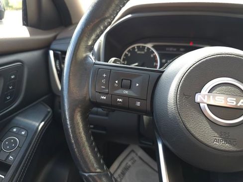 Used 2022 Nissan Rogue SL image 12