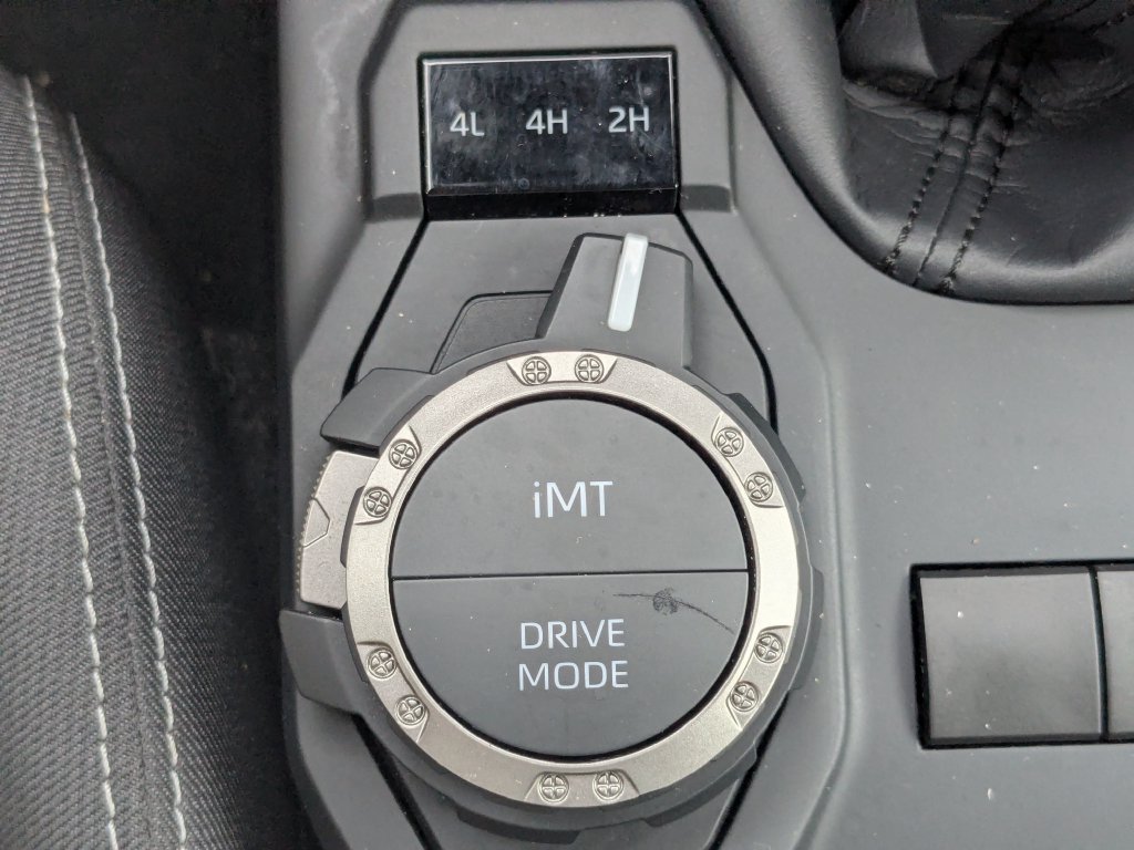 Used 2025 Toyota Tacoma TRD Off-Road AWD/4WD image 38