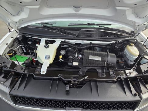 Used 2015 Chevrolet Express 3500 image 21