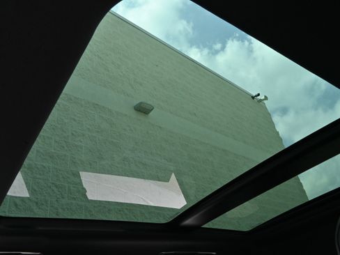 Used 2025 Land Rover Range Rover Sport SE AWD/4WD image 22