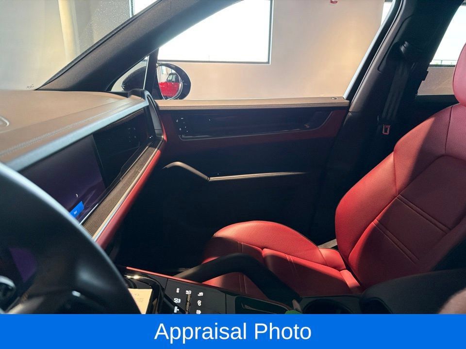 Certified 2026 Porsche Cayenne AWD/4WD image 12