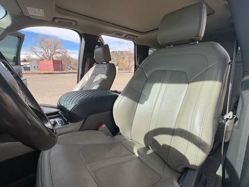 Used 2018 Ford Expedition Limited image 11