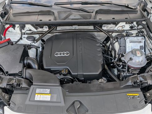 Used 2023 Audi Q5 2.0T Premium w/ Convenience Package AWD/4WD image 9