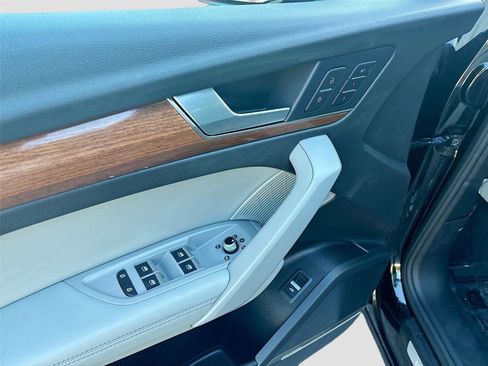 Used 2022 Audi Q5 2.0T Prestige w/ Prestige Package image 19