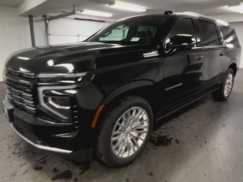 New 2025 Chevrolet Suburban High Country AWD/4WD image 4