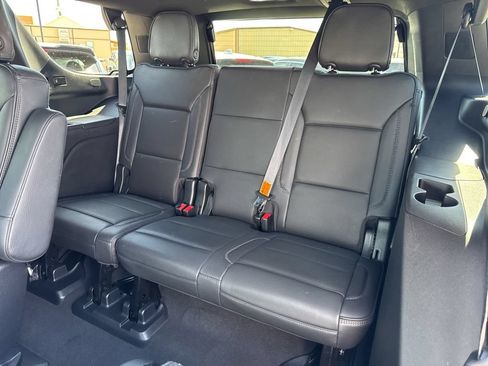 Used 2023 GMC Yukon Denali w/ Advanced Technology Package AWD/4WD image 32