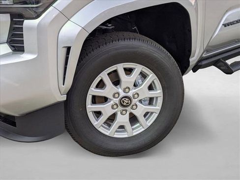 Used 2025 Toyota Tacoma SR5 image 10