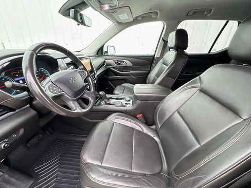 Used 2020 Chevrolet Traverse RS FWD image 7