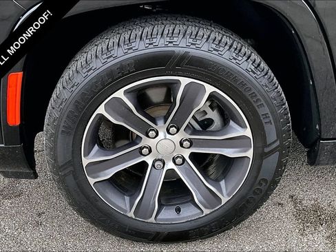 Used 2022 Jeep Grand Wagoneer Series I AWD/4WD image 8