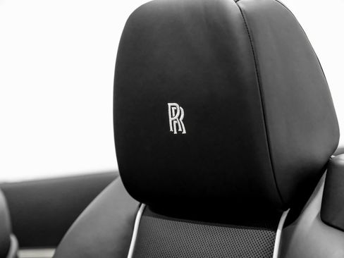 Used 2018 Rolls-Royce Dawn image 36