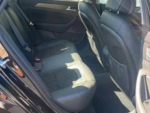 Used 2015 Hyundai Sonata SE w/ Option Group 09 FWD image 17