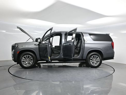 Used 2022 GMC Yukon XL Denali AWD/4WD image 52