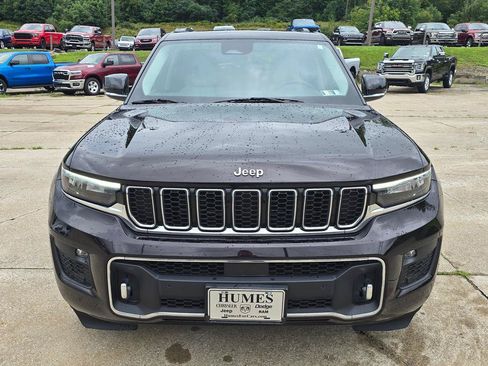 Used 2023 Jeep Grand Cherokee Overland w/ Luxury Tech Group IV AWD/4WD image 8