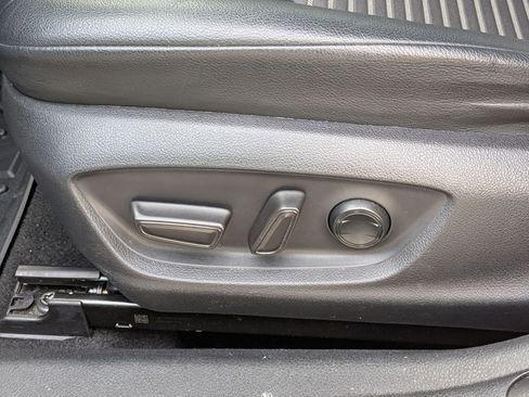 Used 2018 Toyota Camry SE image 15