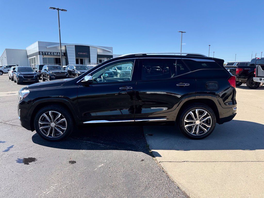 Used 2019 GMC Terrain Denali w/ Advanced Safety Package AWD/4WD image 5