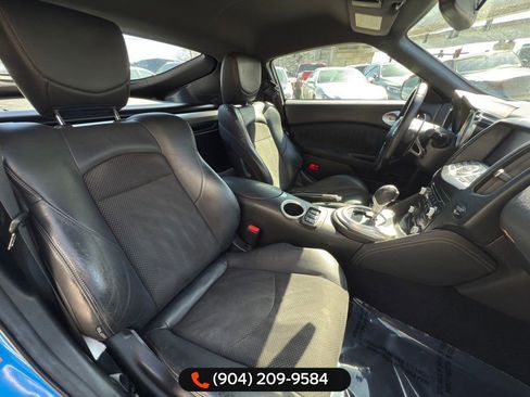 Used 2009 Nissan 370Z Touring image 29