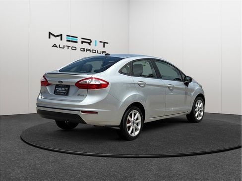 Used 2015 Ford Fiesta SE w/ Equipment Group 201A FWD image 9